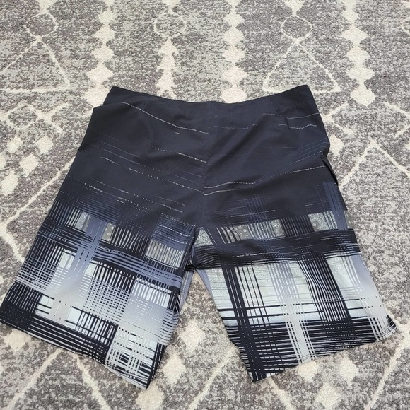 Oakley board shorts - Picture 8 of 8